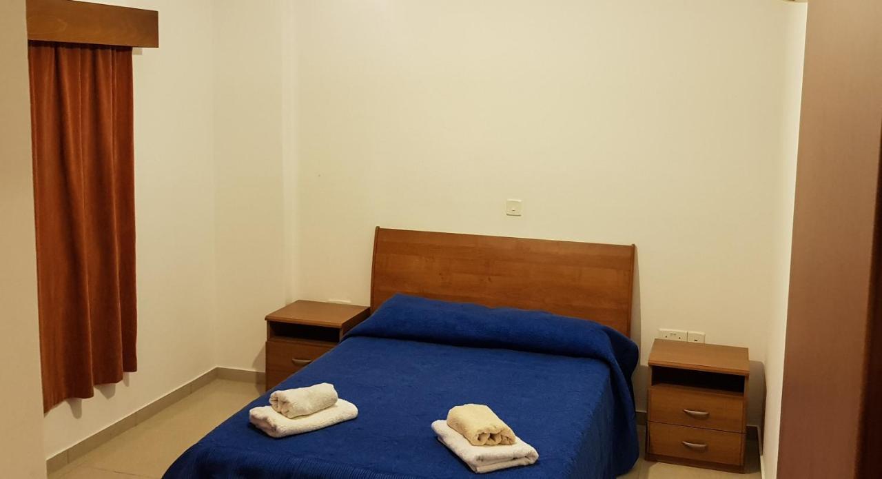 Appartement Galatia'S Court à Paphos Extérieur photo