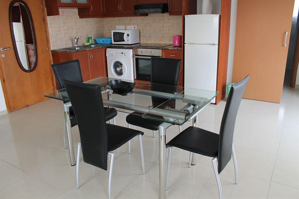 Appartement Galatia'S Court à Paphos Extérieur photo