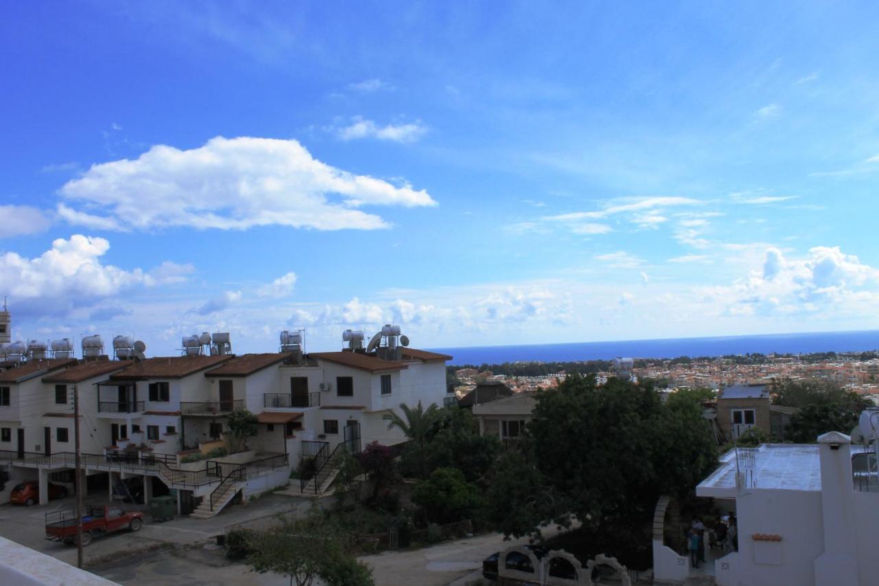 Appartement Galatia'S Court à Paphos Extérieur photo